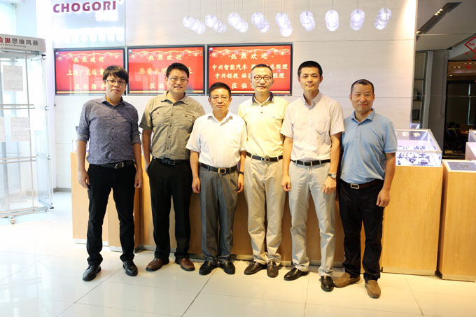 客人參觀草莓视频污污污污