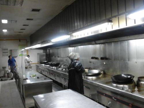 飯店廚（chú）房大型油（yóu）煙機清洗